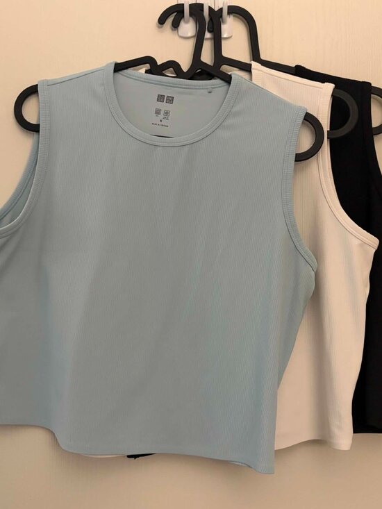 Uniqlo Tops - Uniqlo AIRism Ribbed Cropped Tank Tops 3-Pack M NWOT White Black Blue